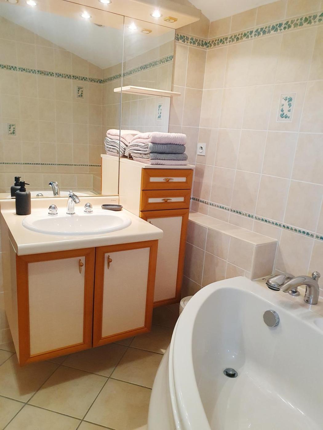 Le Clos Violet Clesse Holiday Home For 6 Εξωτερικό φωτογραφία